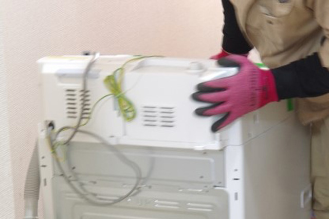 洗濯機の回収作業